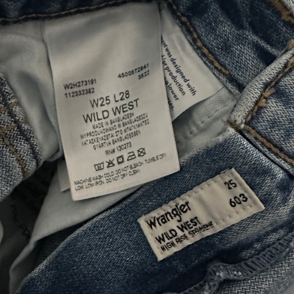 Wrangler Wild West Distressed Women's High Rise Straight Crop Jeans • S: 25x28 - Picture 8 of 9